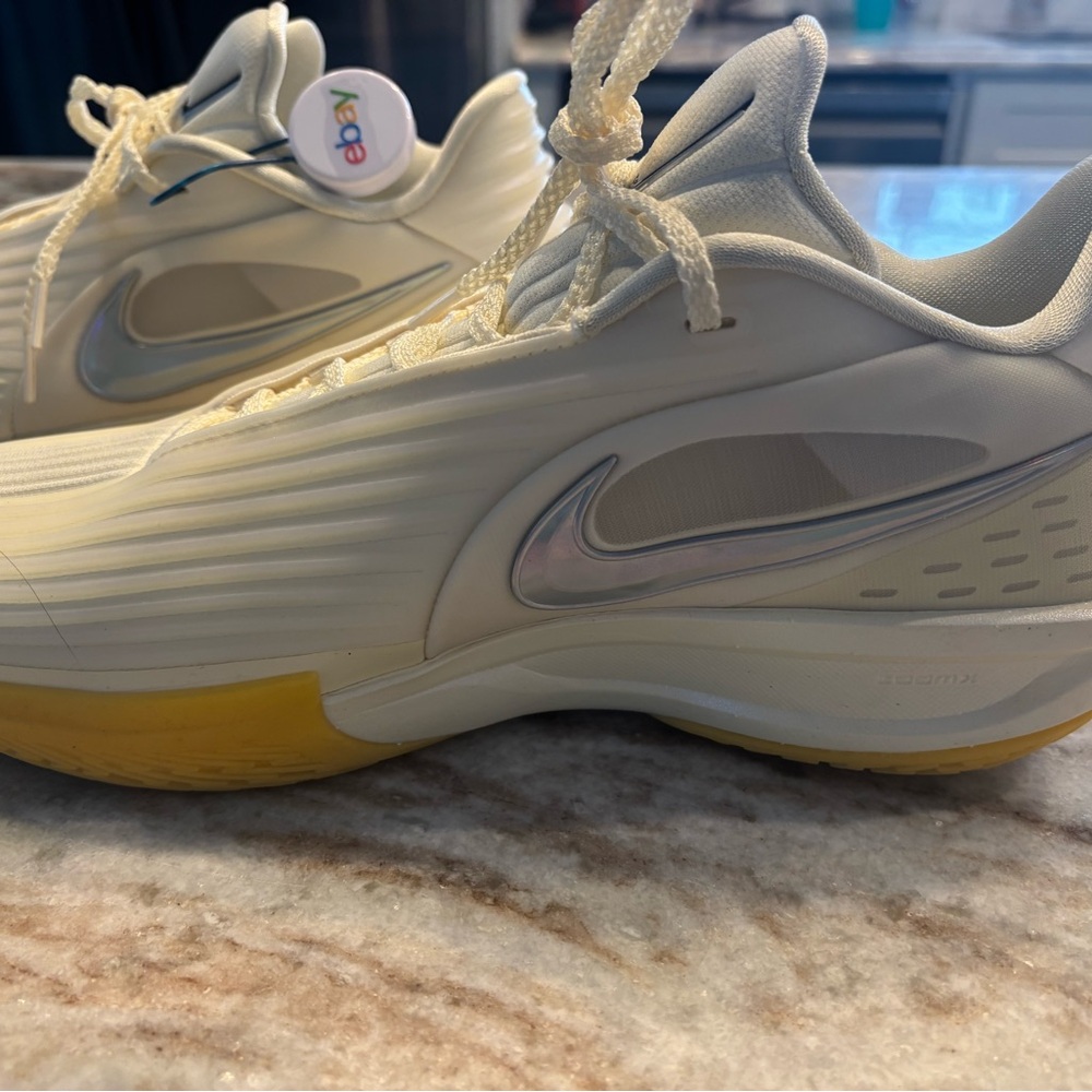 Nike Men's GT 3 Turbo Athletic Basketball Shoes - Picture 4 of 5